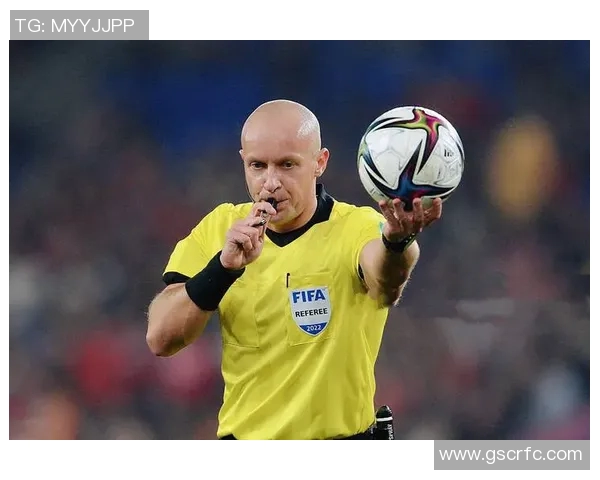 深入解析足球判罚规则助你更好理解比赛中的裁判决定与争议