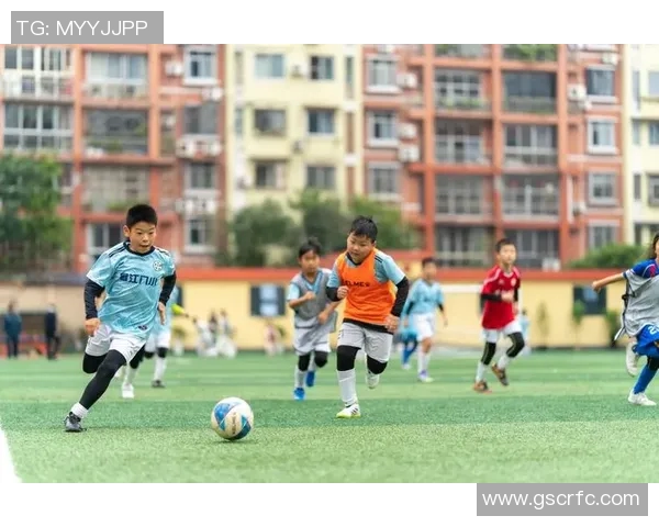 趣味足球游戏带你体验不一样的绿茵场乐趣与激情尽在其中